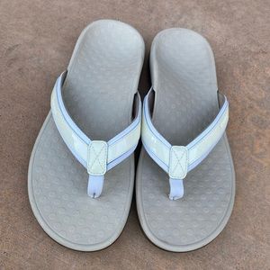 NWOT Vionic Tide II Orthaheel Leather Orthotic Sandals sz 9